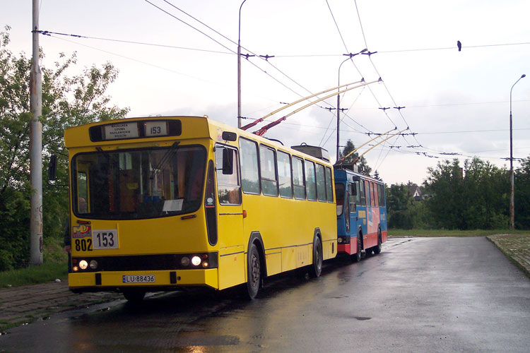802
Pierwsze dni na linii, po trwającym ponad rok remoncie.
