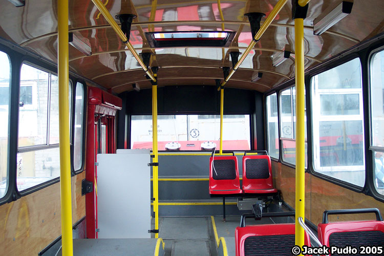 830
Wnętrze - tylna część.
