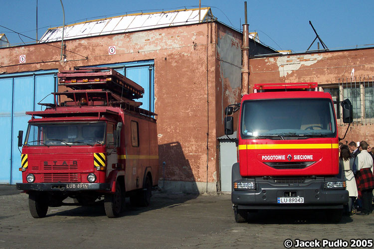 Renault #1251
Nowoczesny pojazd pogotowia sieciowego. Obok poprzednia generacja - pojazd Stara.
