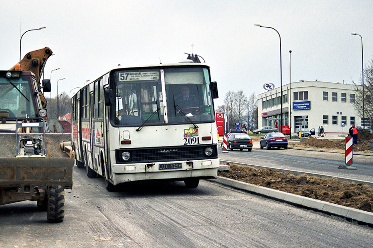 2091
Przebudowa ulicy związana z budową hipermarketu Tesco.
