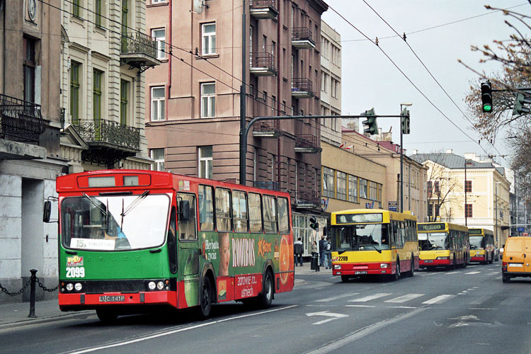 2099
Poranne stado pełnych autobusów.
