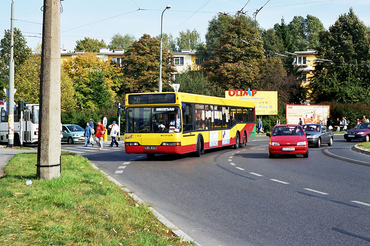 2199
Połamał się, potem służył za dawcę części. Odstawiony 11.2003, skasowany pod koniec 2005.
