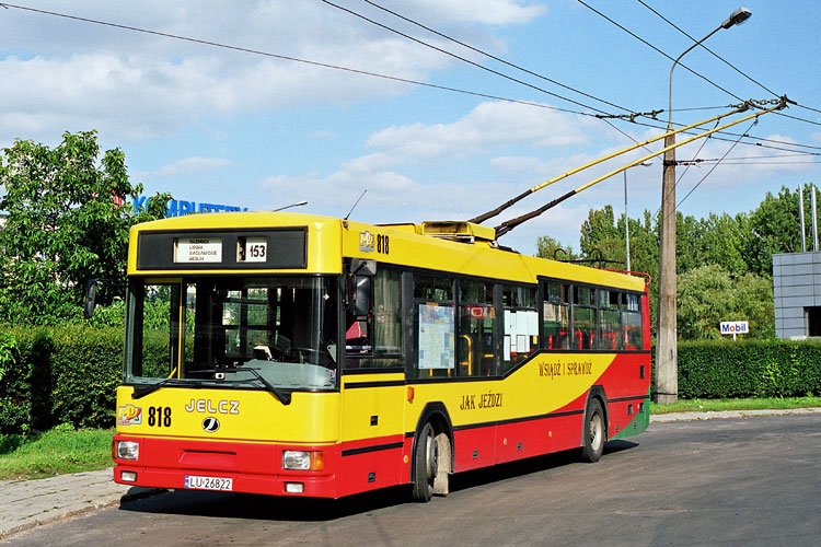 818
