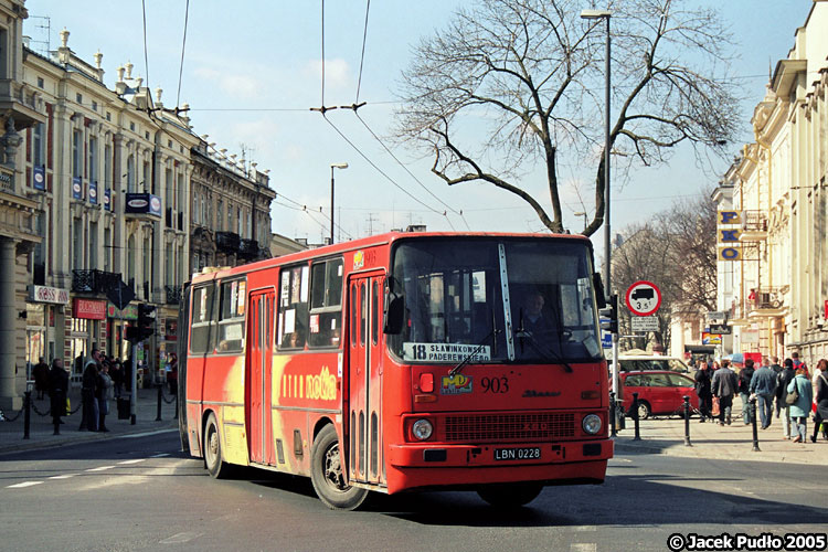 1903
Całkiem fajny ikarus z 1984 roku o trupiastym wyglądzie.
