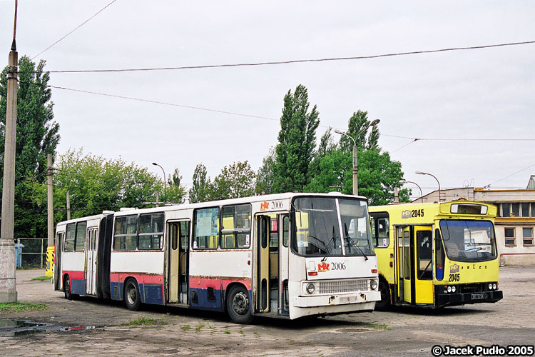 2006
Przygotowany do kasacji. Wyróżniały go między innymi szare podpory pod siedzenia.
