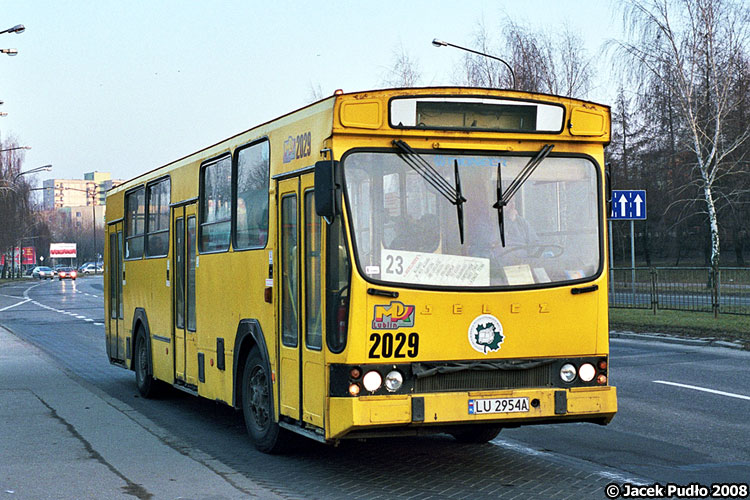 2029
Coraz mniej takich jelczy M11. Niedługo pewnie zaczną one być zastępowane przez many lub solarisy.
