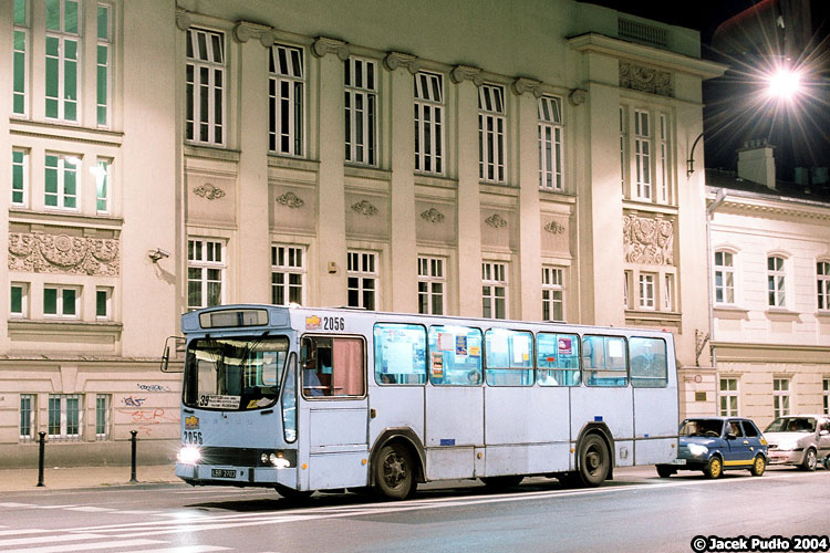2056
Szybkie nocne zdjęcie z analoga, ze statywu, czas naświetlania ok. 4s.
