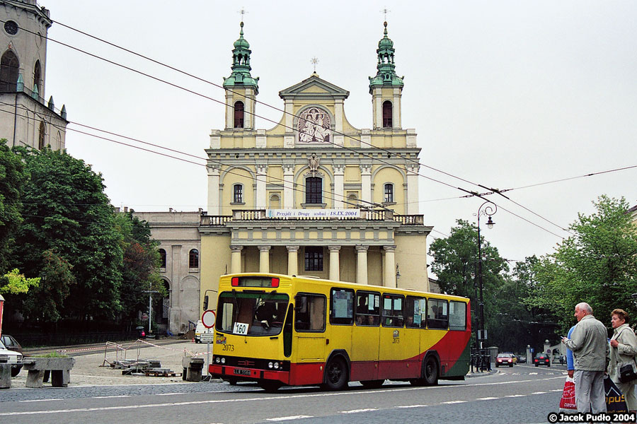 2073
Dymiąca wersja 160. Ulica Królewska mogłaby w zasadzie stać się kiedyś ulicą tylko dla autobusów, trolejbusów i rowerzystów.
