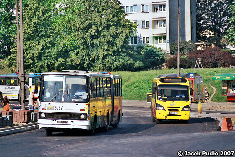 2087
Ikarus świadkiem Akcji Remontowej Edycja 2007. W tym tempie za kilka lat większość dróg w Lublinie będzie wreszcie równa.
