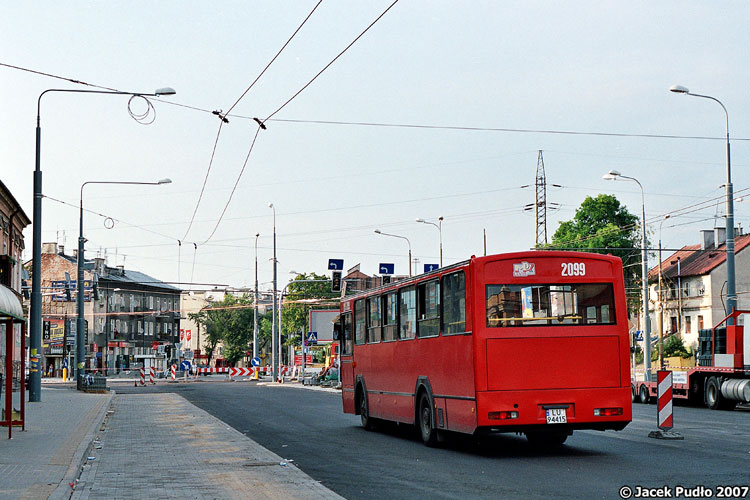 2099
W trakcie remontu placu Bychawskiego testowano na ulicy Kunickiego ruch lewostronny ;)
