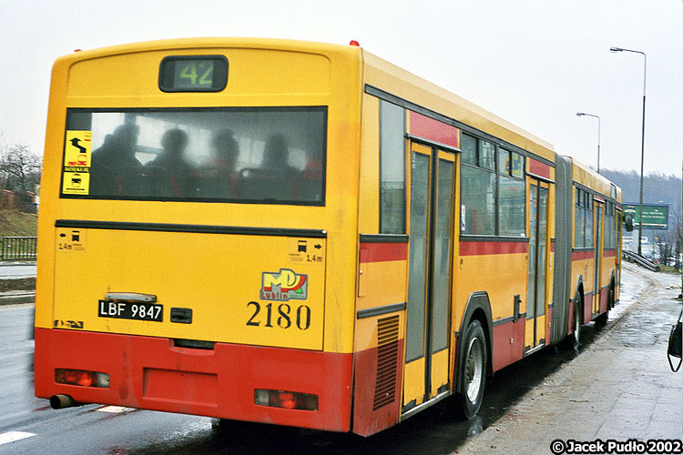 2180
Niemalże oryginalny wygląd 7-letniego już tyłu.
