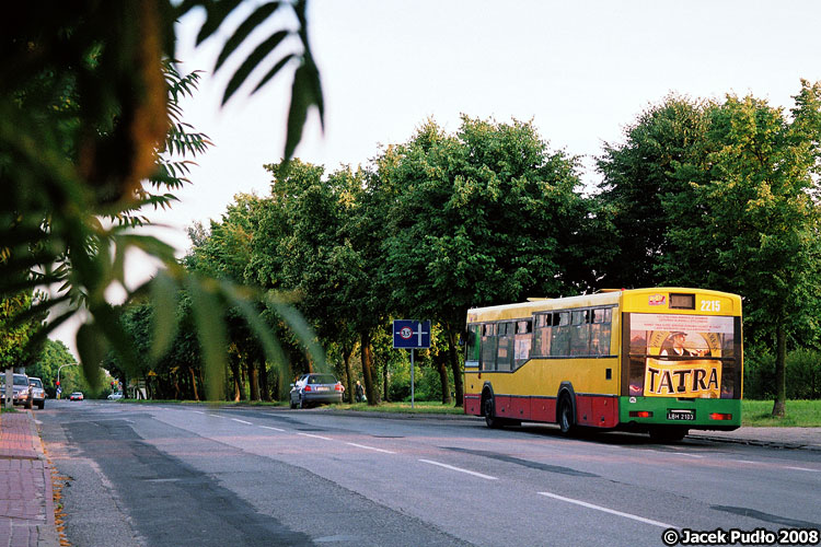 2215
Zbożowa to jedna z wielu ulic w Lublinie o szerokości pasów 'autobus + furmanka'.
