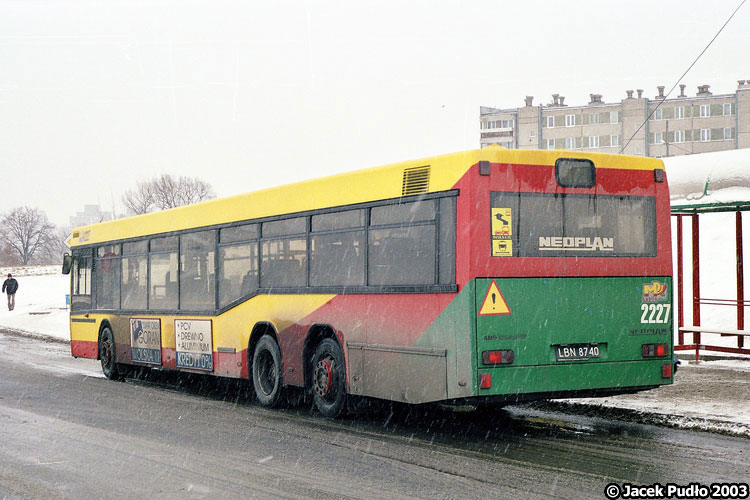 2227
Neoplan podstawił się pod dawny przystanek początkowy na Porębie.
