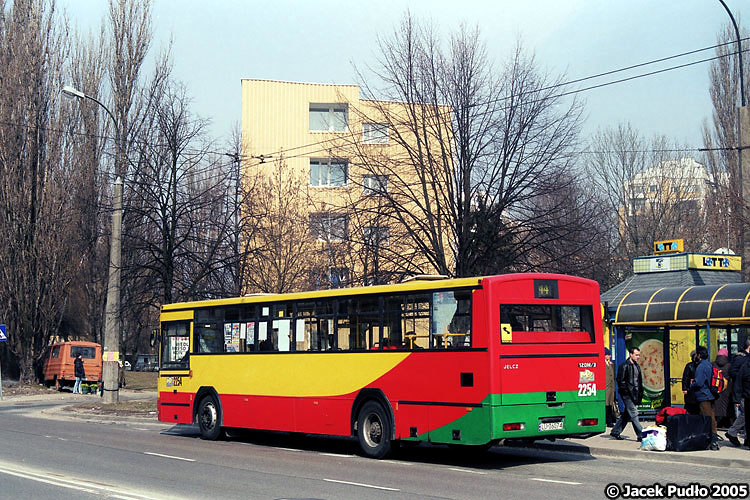 2254
Zdecydowanie najlepsze wydanie 120stki - doładowany, 220-konny silnik SWT11 w parze ze skrzynią ZF. Dźwięki silnika - pierwszorzędne.
