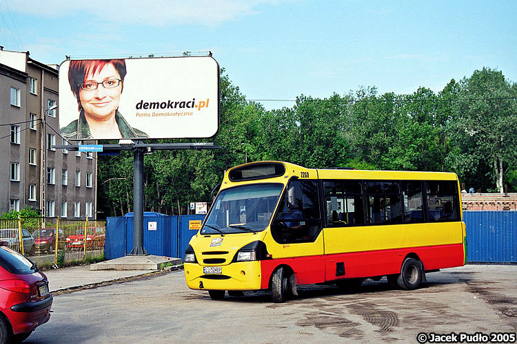 2260
Przyjechał, zawrócił i znikł.
