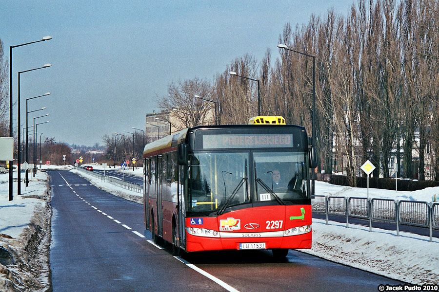 2297
Bohaterów Monte Cassino, przedłużona nieznacznie w 2003 roku, urywa się na Wojciechowskiej i zapewne tak zostanie jeszcze przez co najmniej kilkanaście lat.
