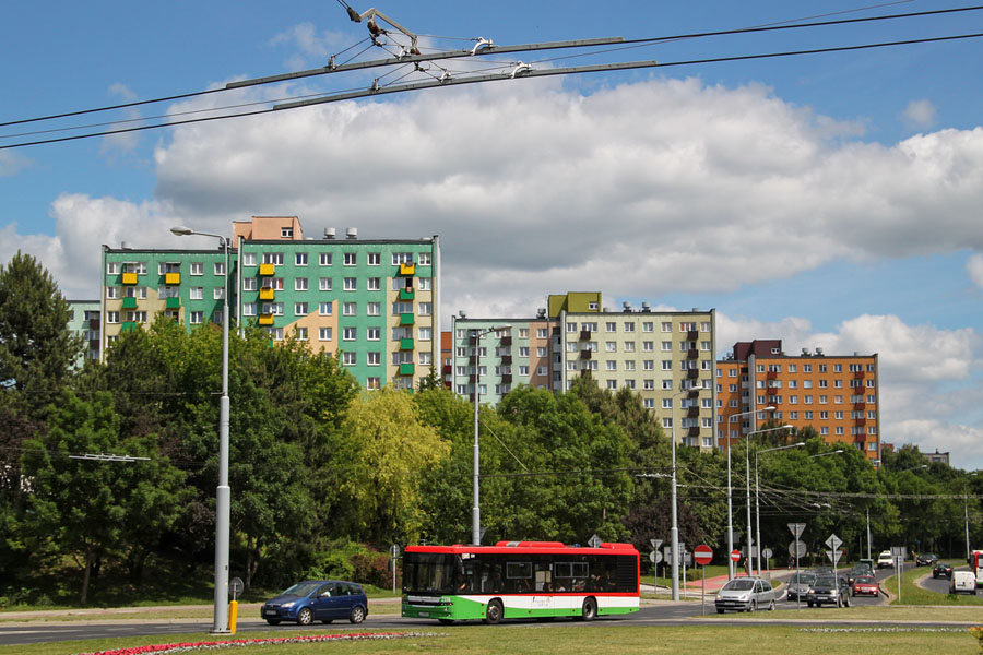 2374
2374 mijał w czerwcu 2015 r. niemal gotową nową sieć trolejbusową na Kalinowszczyźnie, biegnącą przez osiedla zbudowane w latach 60. i 70.
