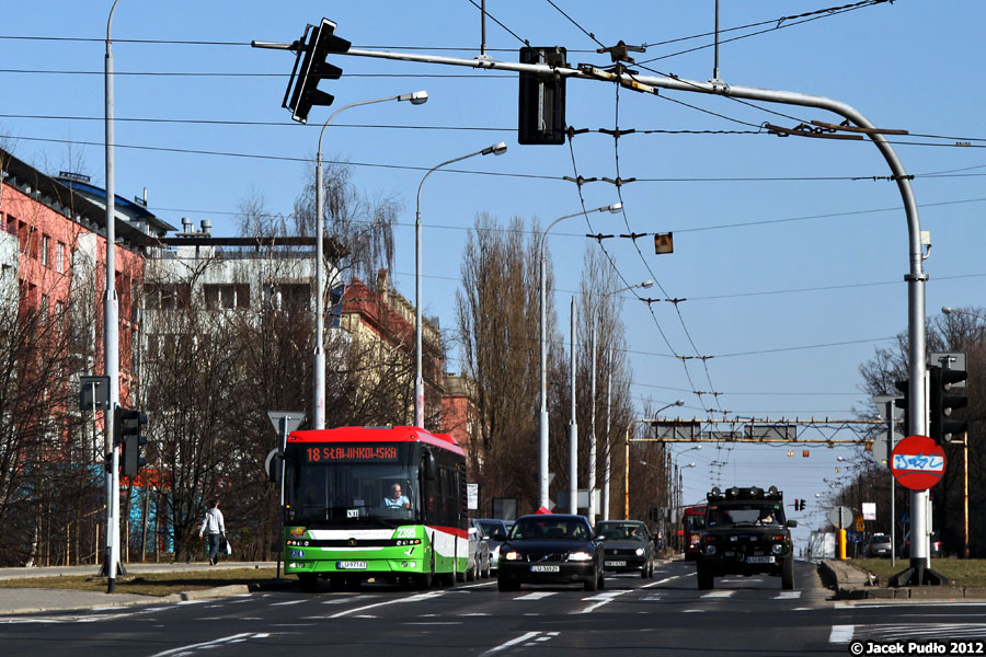 2395
Jeśli chodzi o barwy miejskie to w bardzo krótkim okresie zakryły one połowę taboru. Estetyka lubelskich ulic bardzo się poprawiła. Na zdjęciu autosan z najnowszej dostawy.
