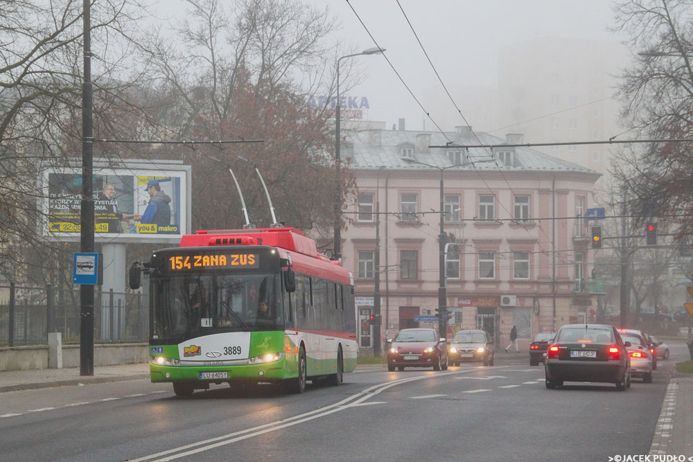 3889
Na nowej linii 154, uruchomionej 31.10.2014 r., czyli kilka dni przed wykonaniem zdjęcia. Linia 154 Chodźki - Zana zapewniła obsługę nowych odcinków sieci trakcyjnej na ul. Podzamcze i al. Unii Lubelskiej.
