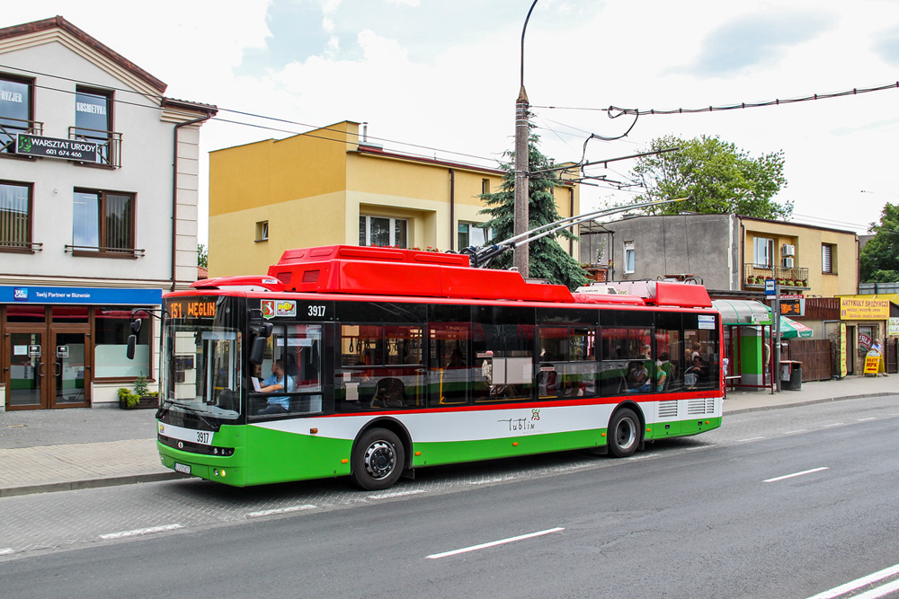 3917
Nowy, błyszczący się 3917 w 2015 r. na linii 151. Ursusy kierowano na wszystkie linie trolejbusowe.
