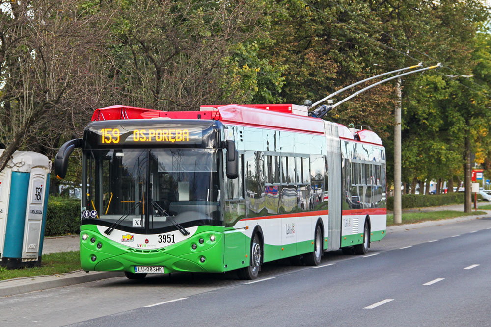 3951
Początek eksploatacji liniowej w 2018 r. Przegubowiec wyprodukowany w Lublinie w zakładzie Ursusa na terenie dawnego Daewoo, a wcześniej - FSC.
