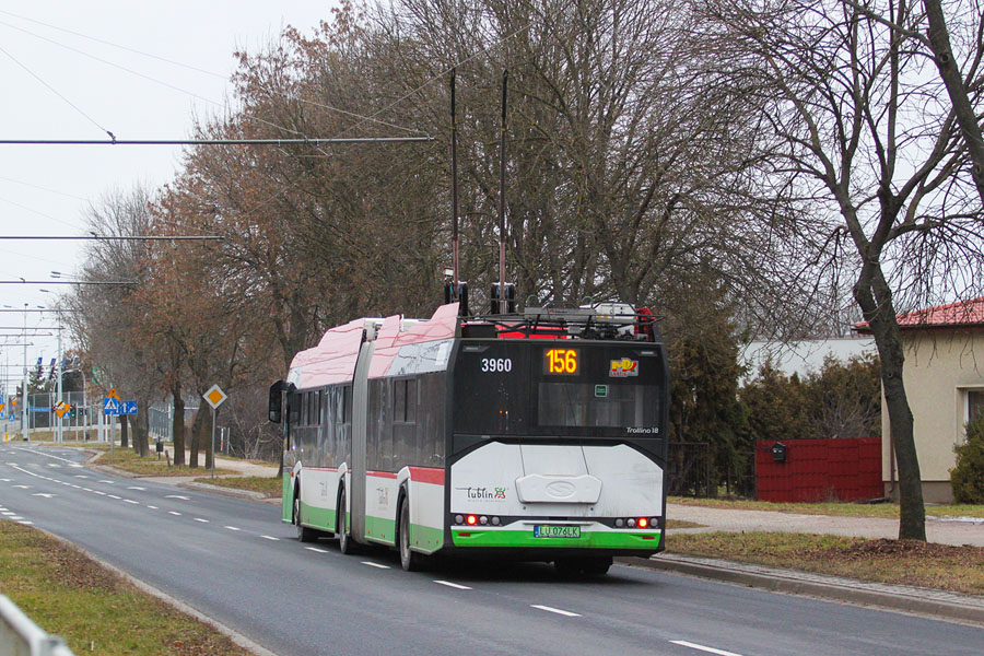 3960
Nowe Trollino od tyłu. Zwraca uwagę ciekawa osłona linek na tylnej klapie. System odbieraków Faiveley.
