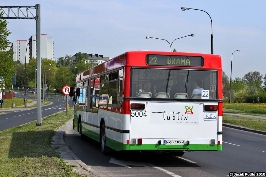 5004
Dziś Irex po raz pierwszy wyjechał swoim błyszczącym MANem na 22. To symboliczny początek włączenia prywatnych brygad we wspólny bilet, nieco opóźnionego przez protesty w przetargach.
