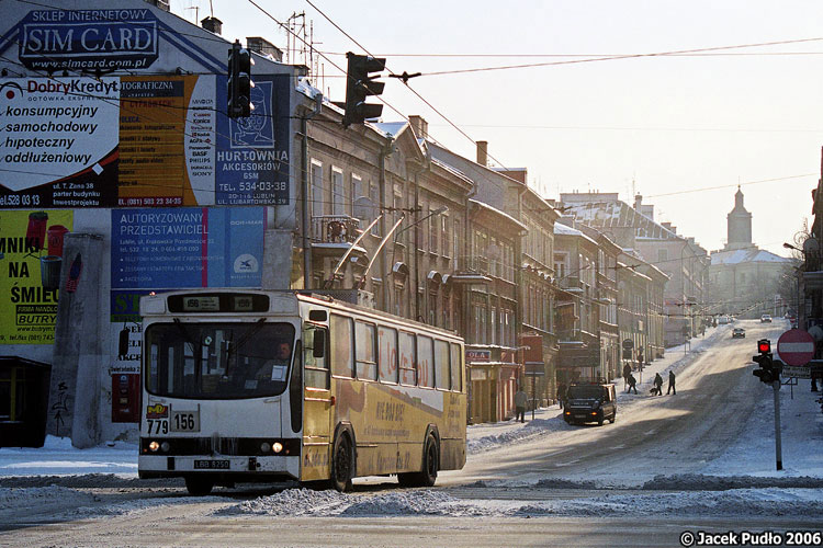 779
Dzień był to urokliwy, choć wybitnie mroźny.
