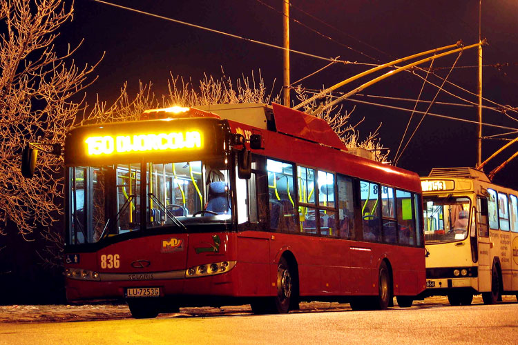 836
Debiut liniowy.
