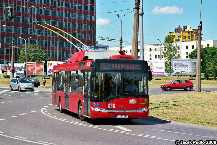 836
Już nie zawalidroga, a nowoczesny pojazd. Fani trolejbusów zacierają ręce :)

