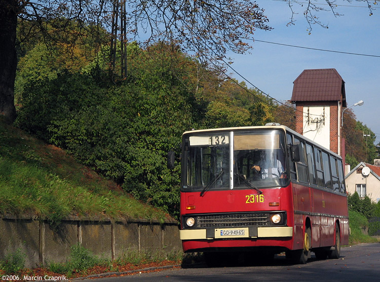 Ikarus 260.73A #2316
Urocza, czerwona solówka.
