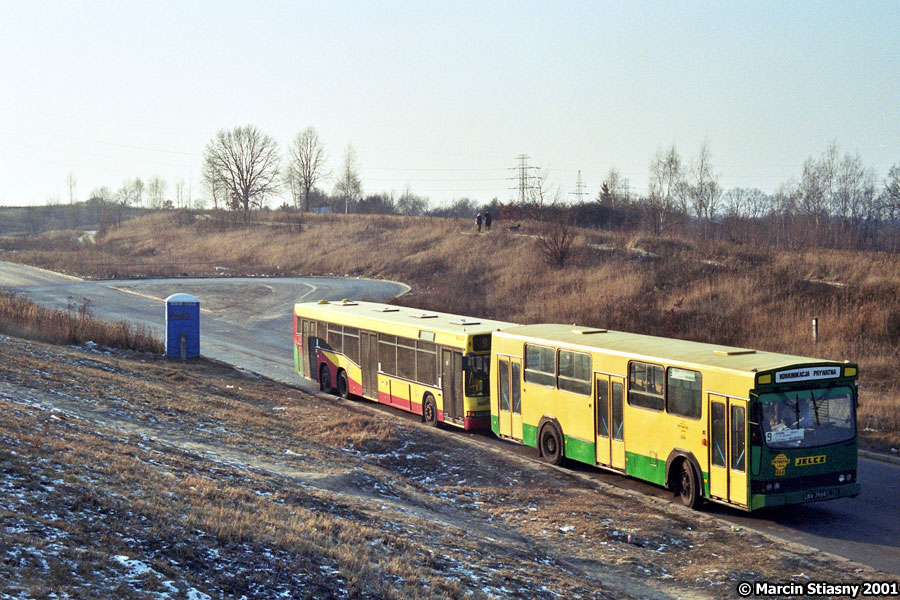064
Taka nudna codzienność linii 9 z 2001 roku - raz prywaciarz, raz MPK. Do pary dla 064 - N4020 #2231.

