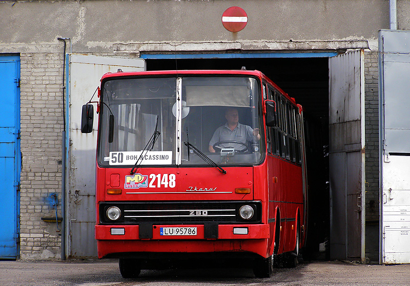 2148
Imprezowy Ikarus jeszcze z imitacjami halogenów które 10 min później zostały zastąpione już prawdziwymi unikatami. 
