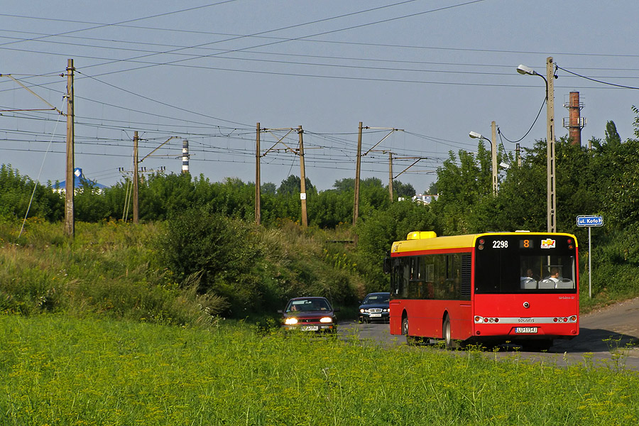 2298
Ulica Janowska to dość ciekawy odcinek trasy linii 8 i M łączący zbieg ulicy Nadbystrzyckiej i alei Jana Pawła II z Zalewem Zemborzyckim. 
