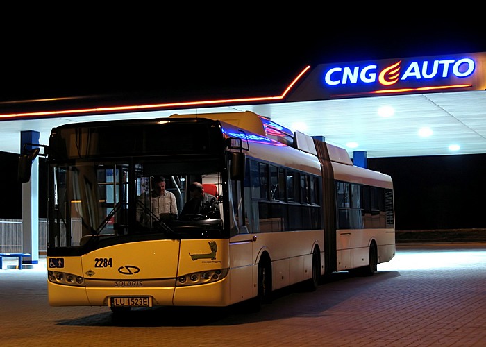2284
Podczas tankowania na stacji CNG.
