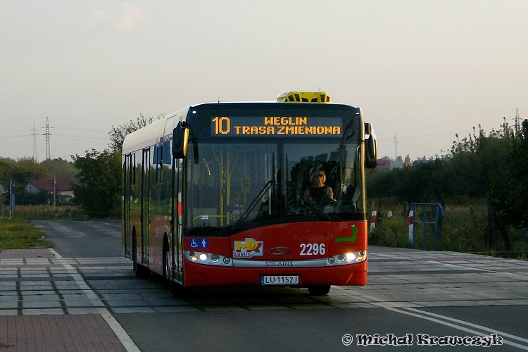 Remont Mełgiewskiej 2296
Wymiana nawierzchni na Mełgiewskiej od Gospodarczej do FS znacząco wpłynęła na funkcjonowanie komunikacji miejskiej. Autobusy linii 1 i 10 jeździły przez Kasprowicza, a 11 i 57 przez Grygowej i al. Witosa.
