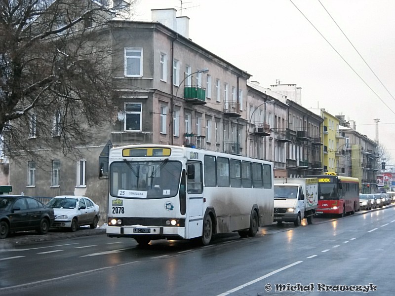 2078
Na rozkładzie jak byk stoi - nazwa końcowego to "Prawiedniki", tablica boczna informuje, że końcowy jest w Prawiednikach. A co z tablicą kierunkową umieszczoną z przodu?!
