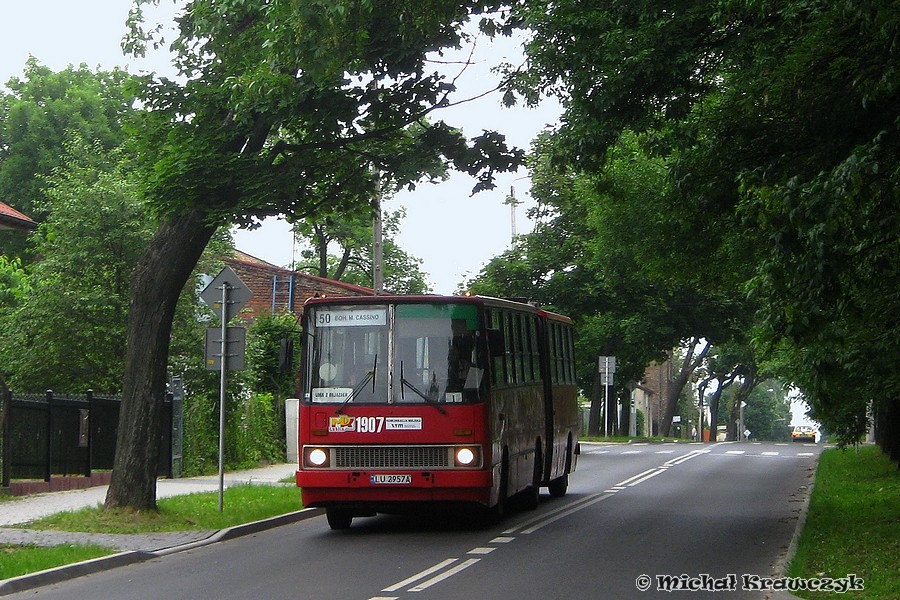 Budowa Krańcowej
Ikarus w sobotę na 50 i do tego jadący ulicą Lotniczą.
