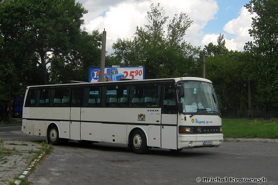 WR 5094J
Setra S215HR obsługująca jeden z dwóch kursów z Warszawy zajeżdżający na Dworzec Południowy - tętniący niegdyś życiem, obecnie służy przede wszystkim pojazdom odjeżdżającym do Świdnika.
