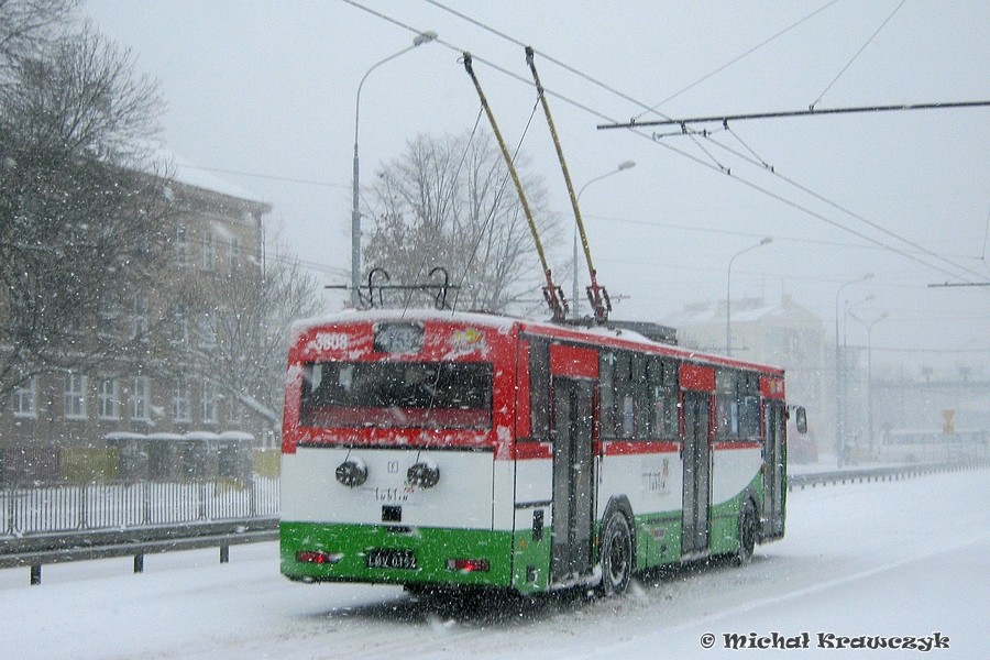 3808
Zaśnieżony trajtek na ochłodę po gorącym dniu...
