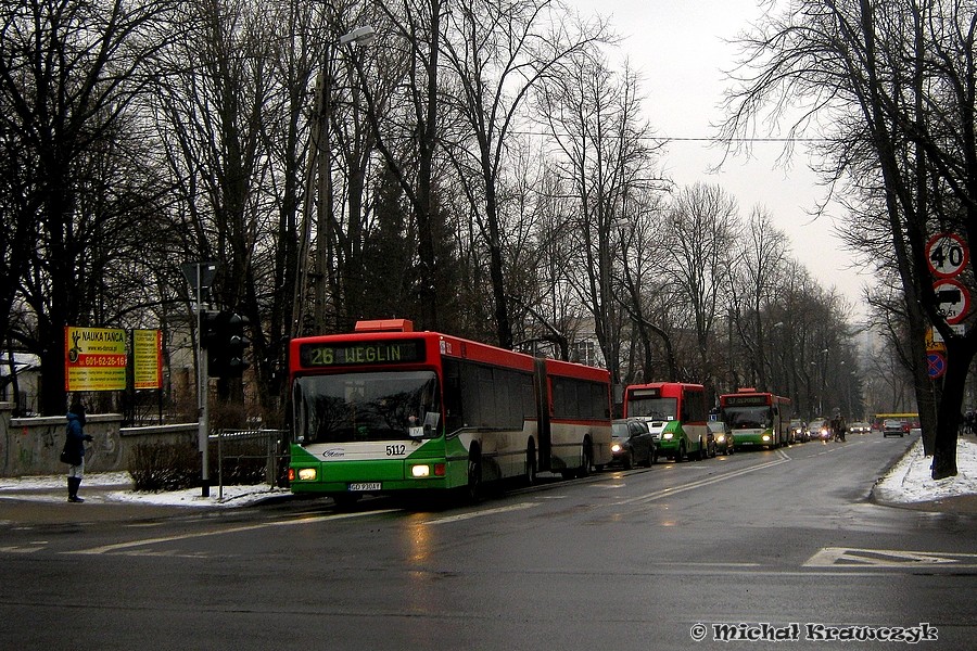 Uroczystości pogrzebowe
Przeguby Meteoru (5112 i 5102) na objeździe.
