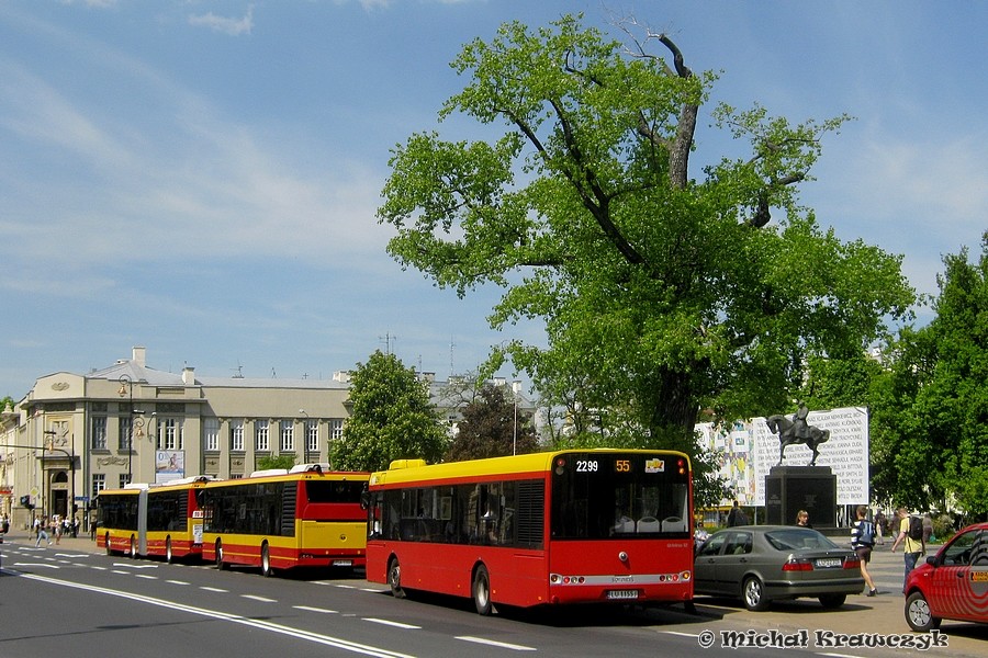 Autosan Sancity M12LF i 18LF
Solaris #2299 w towarzystwie autobusów testowych z Sanoka.
