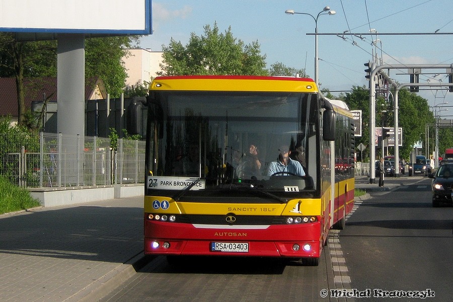 Autosan Sancity 18LF RSA 03403
Ostatniego dnia testów przegubowy autosan pojawił się na okupowanym przez ikarusy rozkładzie 27/III.

