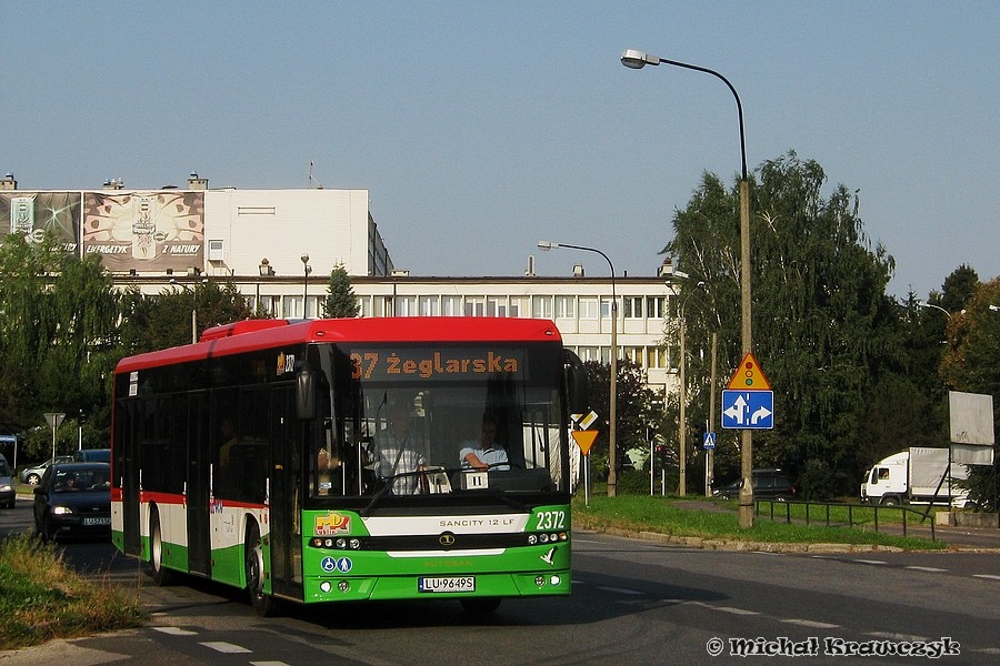2372
Debiut kolejnego autosana, który został uwieczniony na tle zakładów Herbapol.
