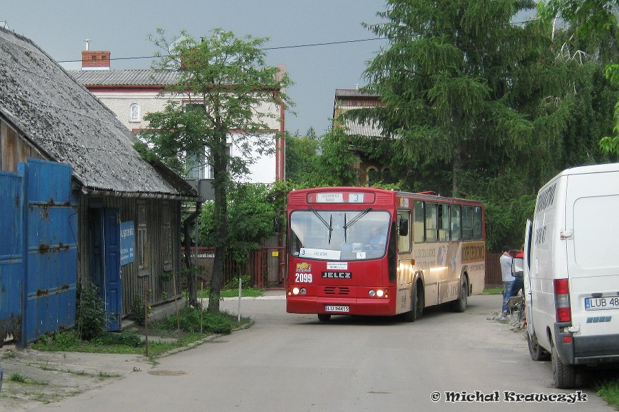 2099 Objazd Głuskiej
Autobus w czasie przejazdu przez ulice dawnego miasteczka.
