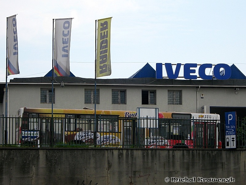 2211
Gniot na terenie firmy Iveco. Cztery godziny później jechał po Drodze Męczenników Majdanka w stronę zajezdni.
