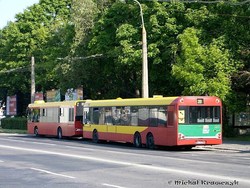 2257 i 2296 na 39
Dwa solarisy na pętli Zana Leclerc.
