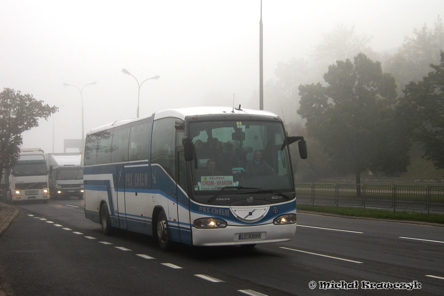 LC 03099 Volvo B12B Irizar Century
Autobus, który ucierpiał w dzisiejszym wypadku w Trojaczkowicach podczas wykonywania kursu Chełm - Kraków. Pojazd od samego początku ma stałą załogę, która pracowała także dzisiaj (info od 2250).
