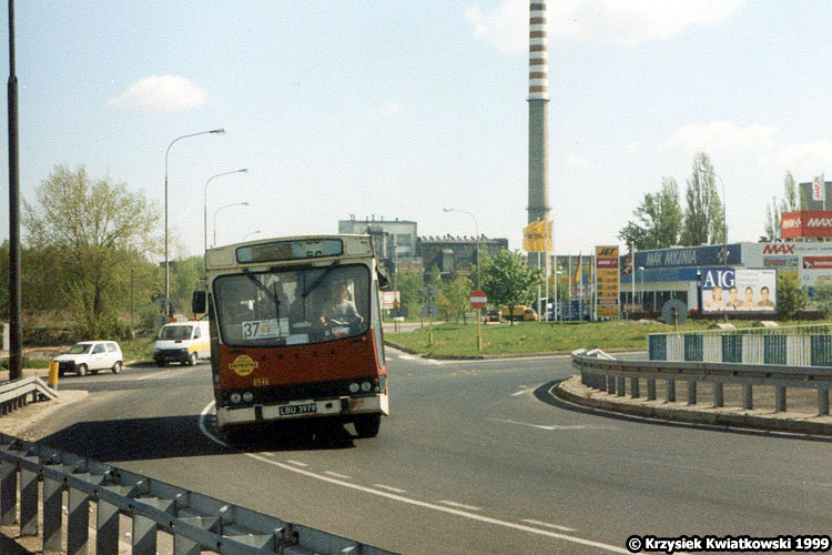 027
Ten kremowo-czerwony Mig pochodził z MZK Szczecin, gdzie posiadał numer #364. Od pochodzenia wozu ciekawsza jest chyba trasa prywatnej linii 37, niestety nie do odczytania ze zdjęcia.

