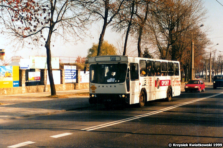 140
Prywatny przewoźnicy mieli też swój epizod na cmentarnej linii 200.
